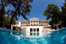 Shelter в отеле «Империал & Champagne SPA» (Абрау-Дюрсо, Краснодарский край)